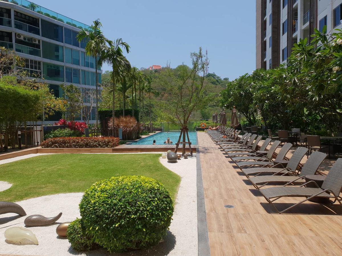 Unixx By Gl Apartment Pattaya Exterior photo